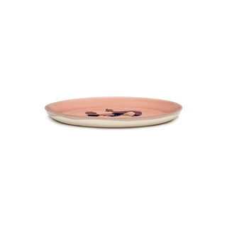 Serax Feast dinner plate diam. 22.5 cm. delicious pink - pepper blue - Buy now on ShopDecor - Discover the best products by SERAX design